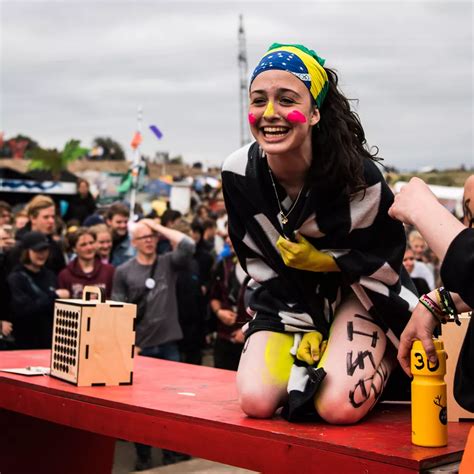 roskilde naked run|Nøgenløbet på Roskilde Festival 2019